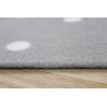 Metrážový koberec Puntík šedý