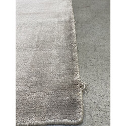 POŠKOZENÝ Ručně tkaný kusový koberec Maori 220 Silver