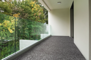 Travní koberec v šedé barvě