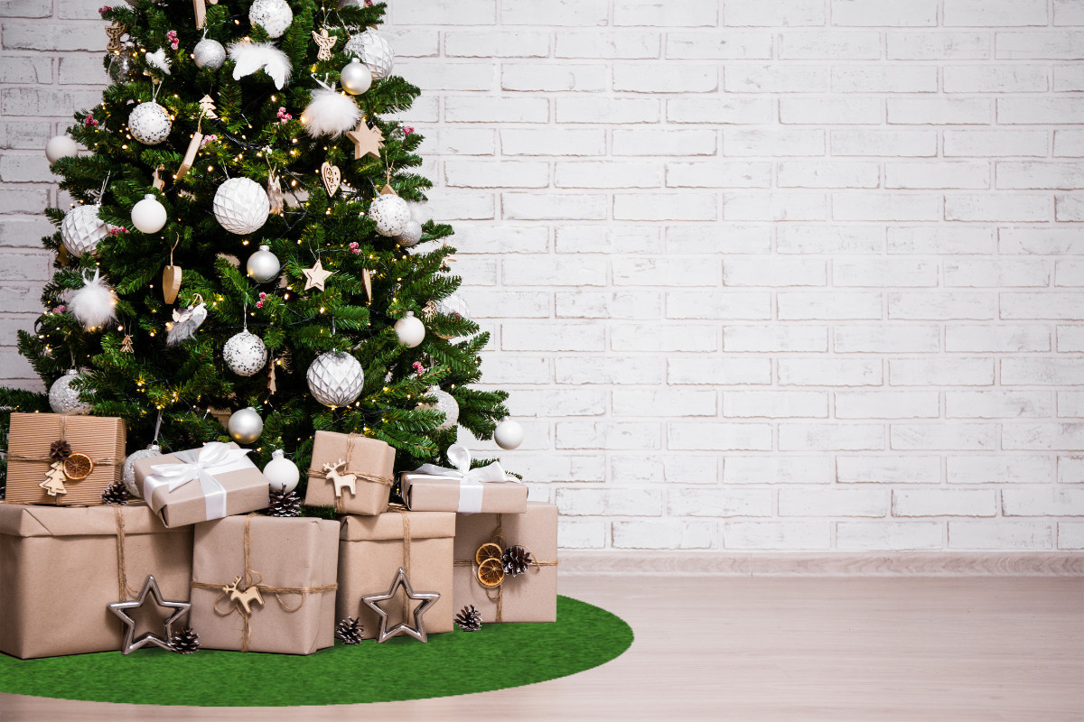 Levně Mujkoberec Original Vánoční kruhový koberec pod stromeček Sporting – na ven i na doma - 100x100 (průměr) kruh cm