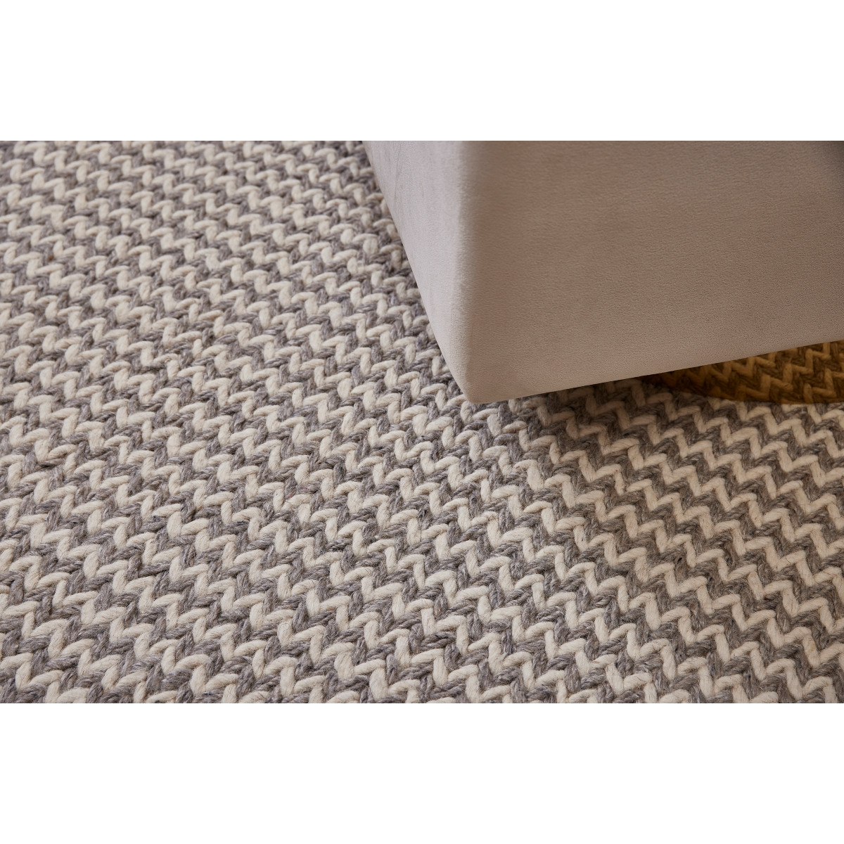 Ručně vázaný kusový koberec Fusilli DE 9415 White Mix