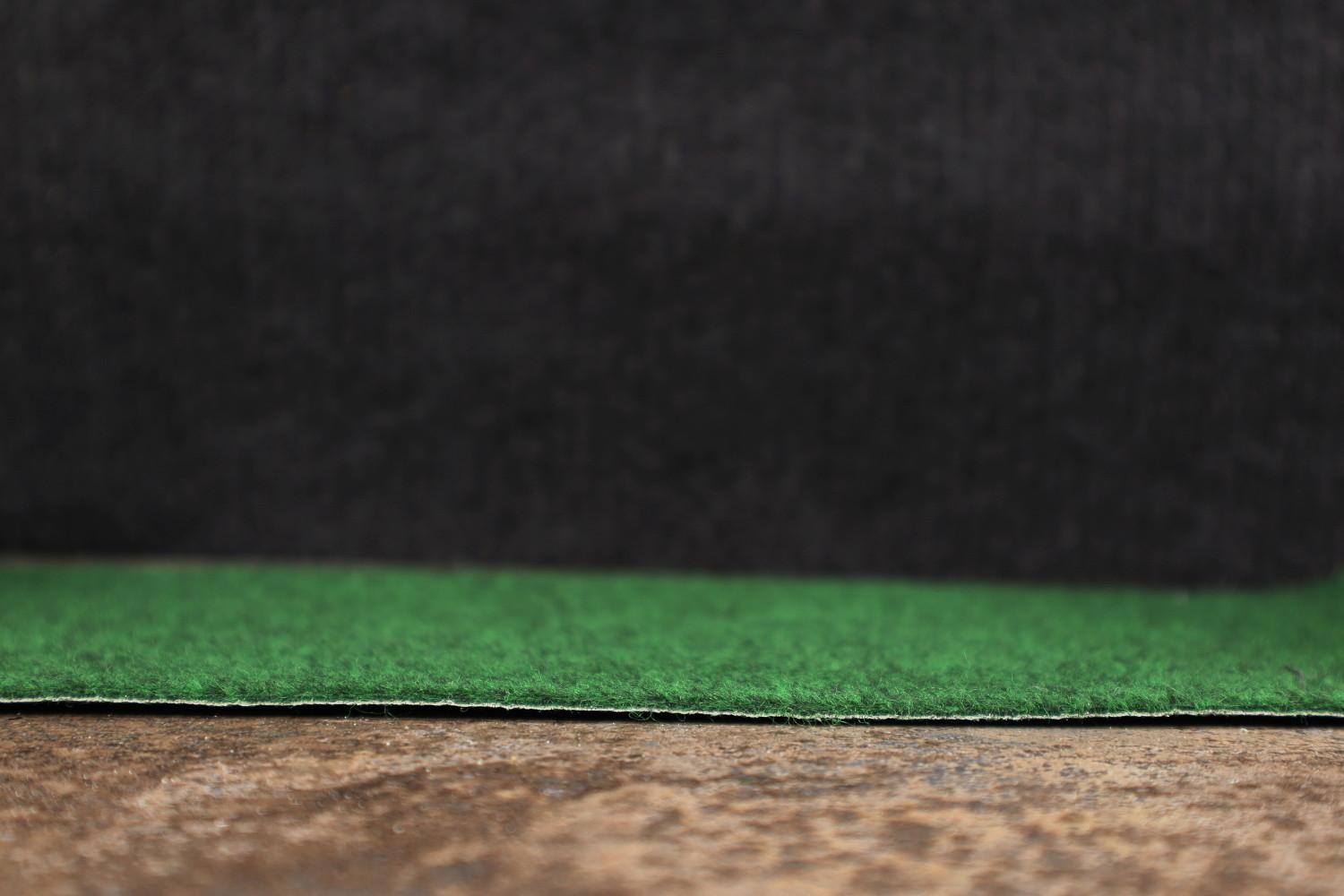 Levně Betap koberce AKCE: 100x400 cm Umělá tráva Sporting metrážní - Spodní část s nopy (na pevné podklady) cm