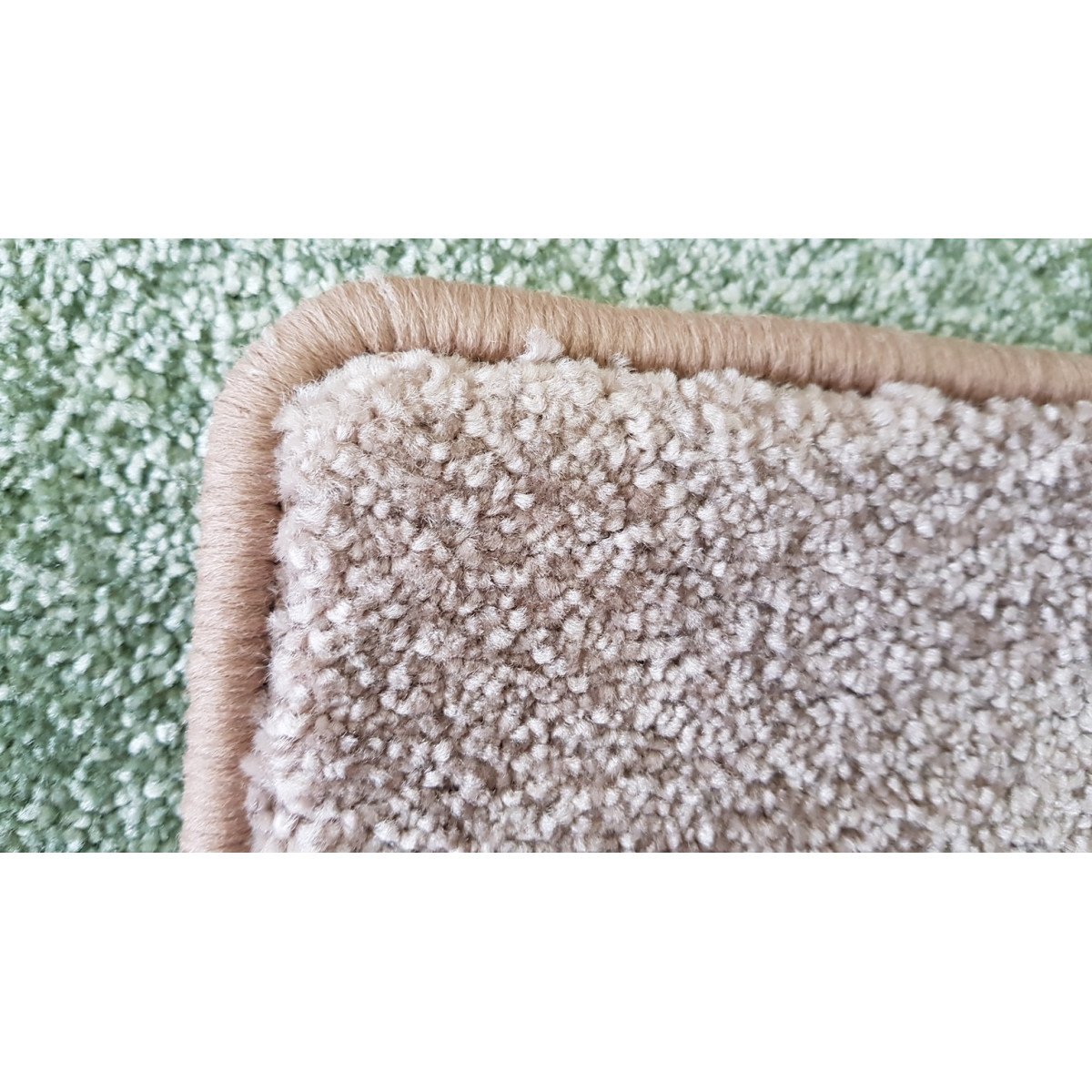 Metrážový koberec Oblique Super 140 hnědý