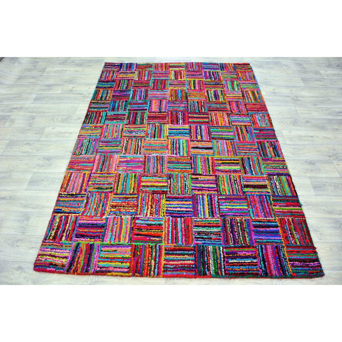 Ručně tkaný kusový koberec Indie 1
